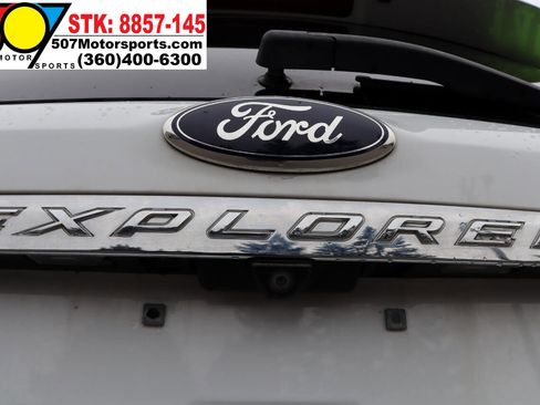 Used 2015 Ford Explorer XLT w/ Equipment Group 202B image 11