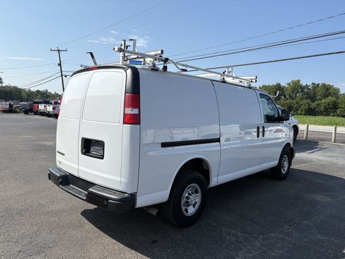Used 2018 Chevrolet Express 2500 w/ Safety Package RWD image 4