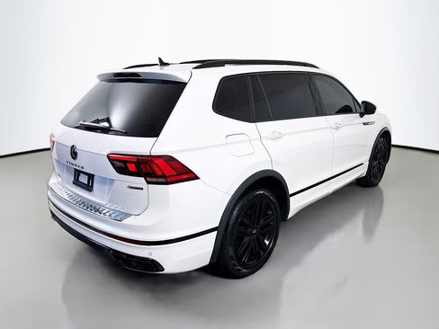 Used 2022 Volkswagen Tiguan SE R-Line AWD/4WD image 7