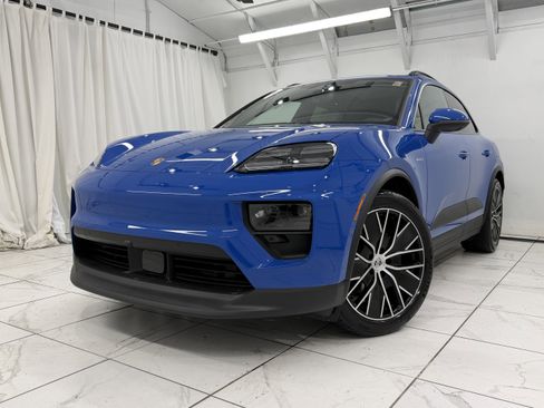 New 2026 Porsche Macan 4 Electric image 8