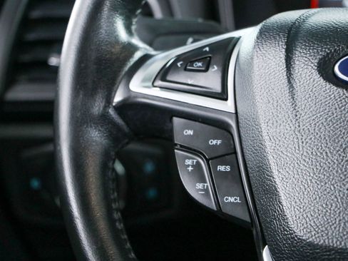 Used 2018 Ford Fusion SE w/ Equipment Group 201A FWD image 13