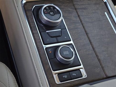 Used 2021 Ford Expedition Platinum image 22