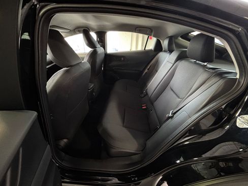 Used 2025 Toyota Prius LE image 27