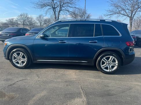Used 2021 Mercedes-Benz GLB 250 4MATIC w/ Premium Package image 4