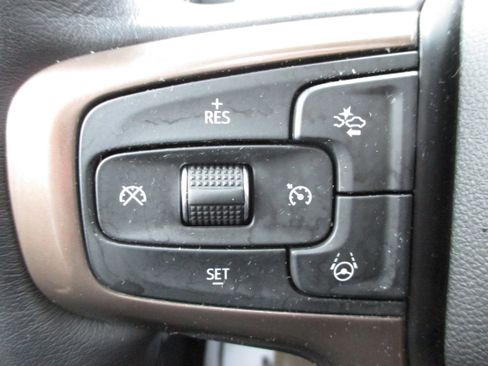 Used 2023 Chevrolet Tahoe High Country w/ Advanced Technology Package image 36