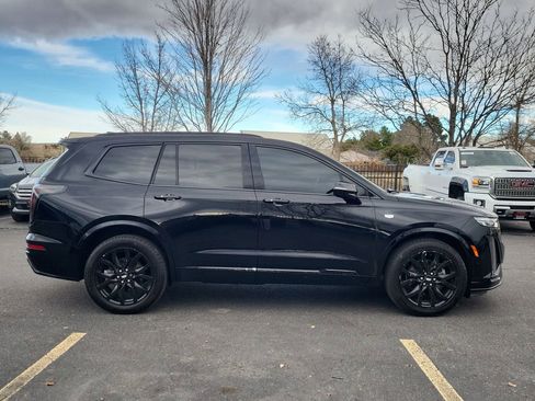 Used 2021 Cadillac XT6 Sport w/ Platinum Package image 3