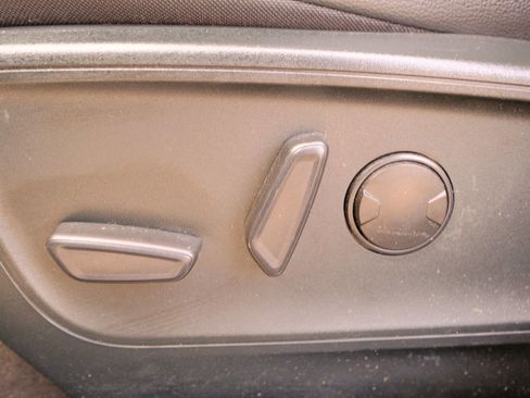 Used 2022 Ford Escape SEL image 37