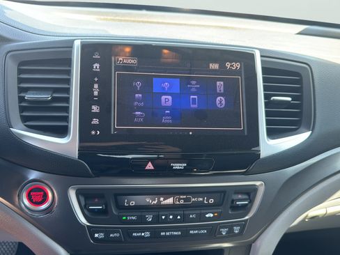 Used 2018 Honda Pilot EX image 25