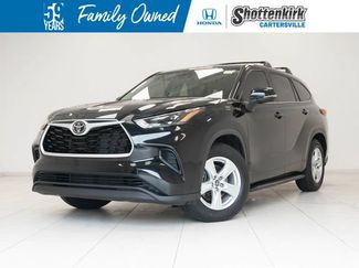 Used 2022 Toyota Highlander L FWD video 1