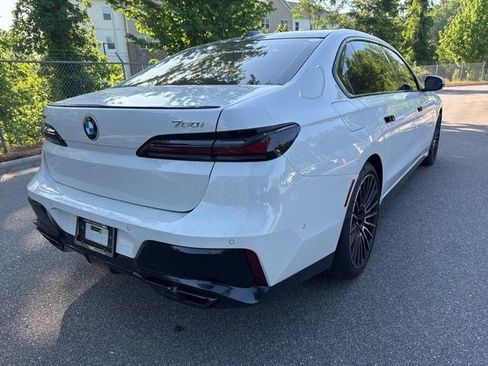 Used 2025 BMW 760i xDrive w/ Executive Package AWD/4WD image 11