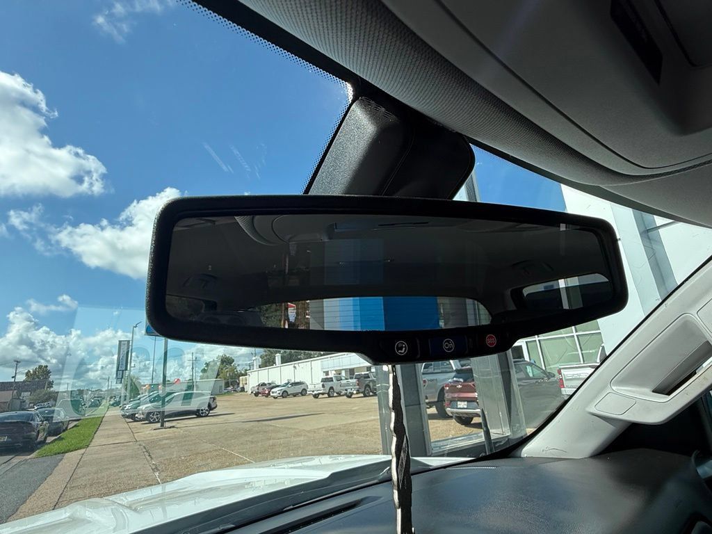 Used 2018 Chevrolet Silverado 1500 LT w/ LT Eassist Package RWD image 16
