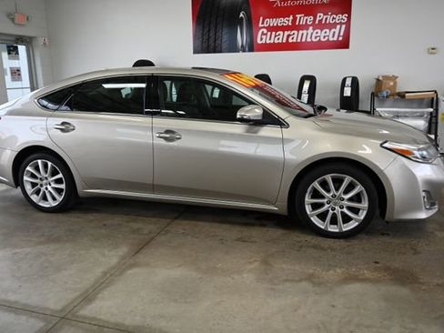 Used 2013 Toyota Avalon Limited FWD image 4