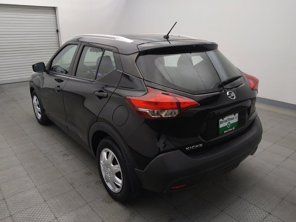 Used 2019 Nissan Kicks S FWD image 5