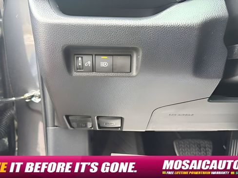 Used 2025 Toyota RAV4 XLE AWD/4WD image 27