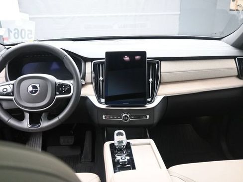 Certified 2026 Volvo XC90 T8 Core w/ Protection Package Premier AWD/4WD image 9