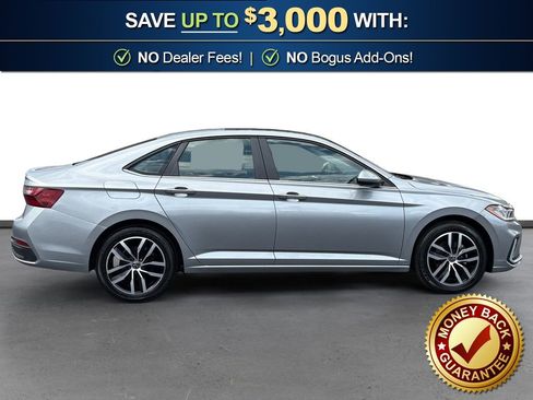 Used 2025 Volkswagen Jetta SE image 8