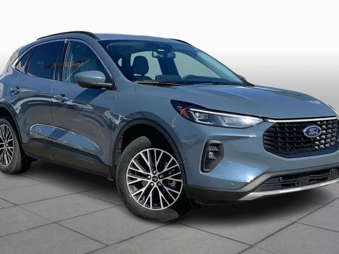 Used 2023 Ford Escape SE w/ PHEV Premium Package image 3