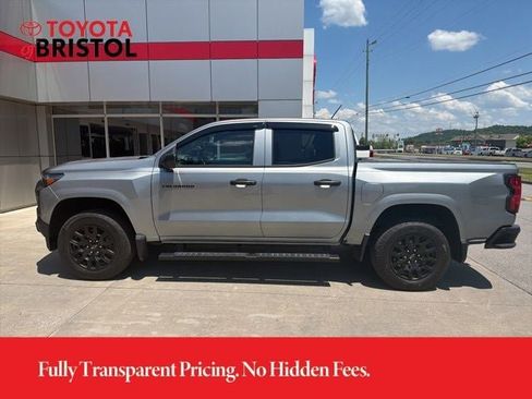Used 2025 Chevrolet Colorado W/T w/ WT Custom Package RWD image 6