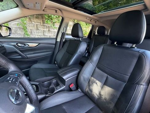 Used 2018 Nissan Rogue SL w/ Premium Package AWD/4WD image 13