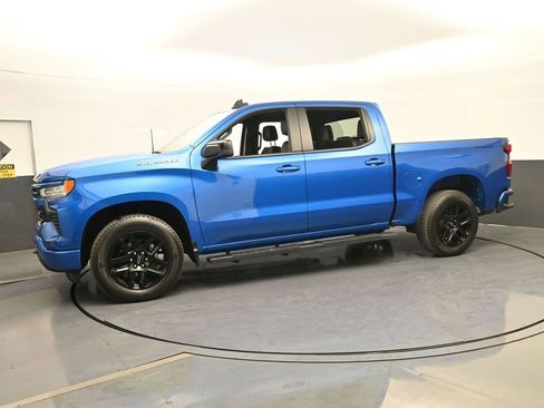 Used 2023 Chevrolet Silverado 1500 RST image 2