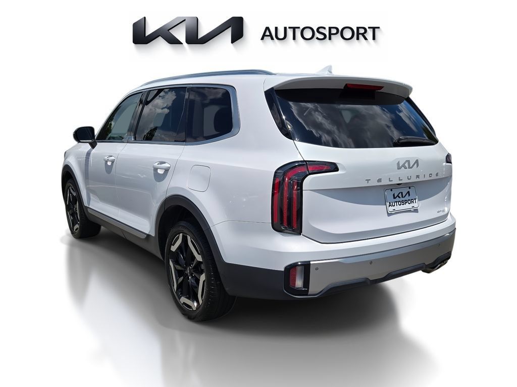 Certified 2023 Kia Telluride EX w/ EX Captain's Chair Package FWD image 10