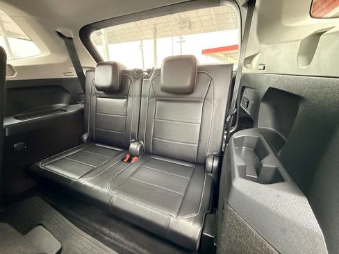 Used 2021 Volkswagen Tiguan SEL image 32