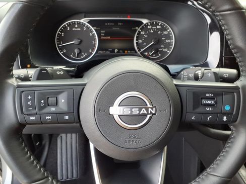Used 2025 Nissan Pathfinder SV AWD/4WD image 28