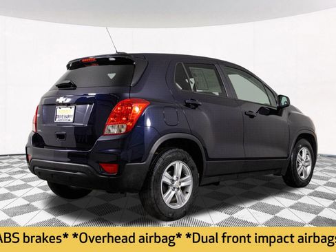 Certified 2022 Chevrolet Trax LS w/ Tint and Cruise Package image 18