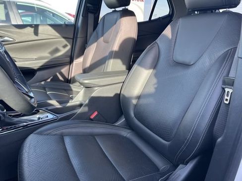 Used 2023 Buick Encore GX Essence w/ Experience Buick Package FWD image 6