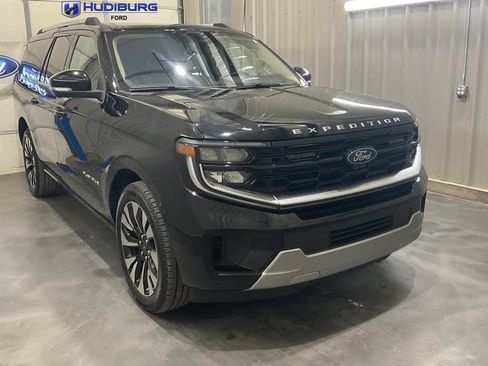 Used 2025 Ford Expedition Max Platinum w/ Driver's Package AWD/4WD image 1