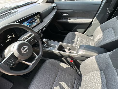 Certified 2025 Nissan Kicks SV AWD/4WD image 20