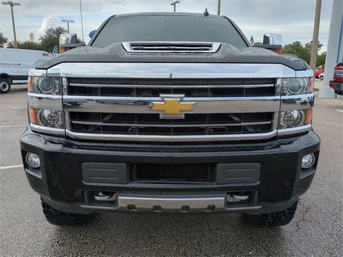 Used 2018 Chevrolet Silverado 2500 High Country w/ Duramax Plus Package image 9
