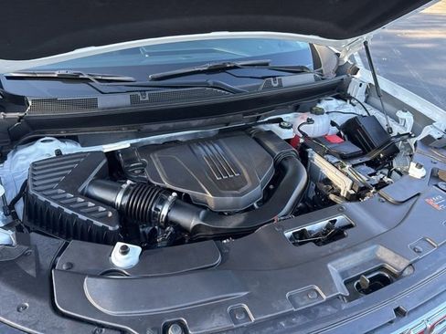 Used 2025 GMC Acadia Elevation image 36