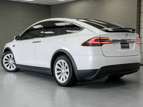 Used 2020 Tesla Model X AWD/4WD image 29
