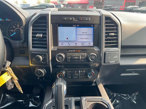 Used 2018 Ford F150 XLT w/ Equipment Group 302A Luxury AWD/4WD image 38