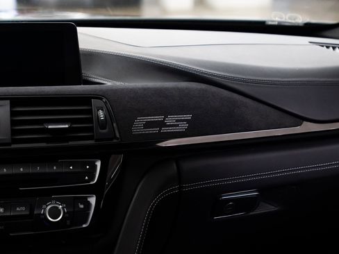 Used 2020 BMW M4 CS image 12