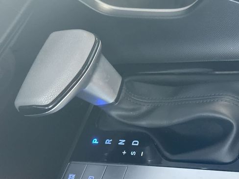 Used 2025 Hyundai Elantra SE FWD image 21