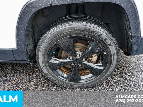 Used 2016 Jeep Cherokee Sport FWD image 17