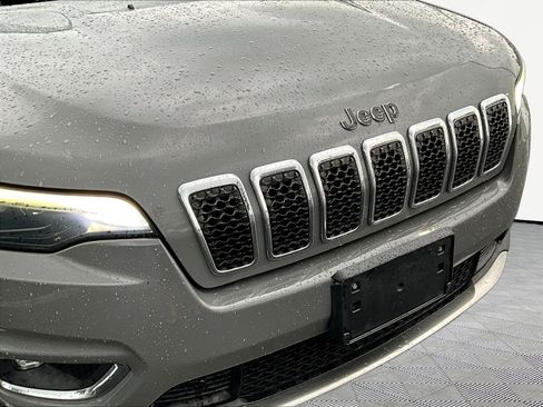 Used 2019 Jeep Cherokee Limited AWD/4WD image 32