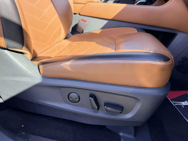 Used 2023 Nissan Pathfinder Platinum AWD/4WD image 9