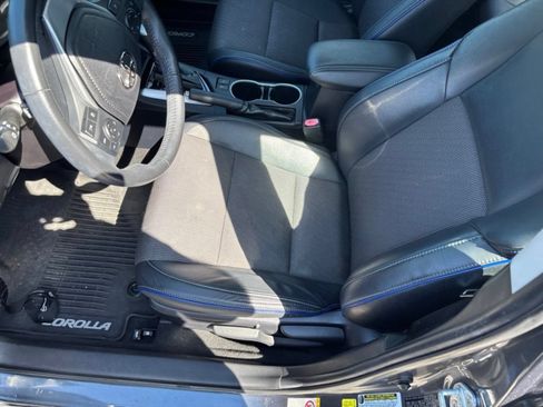Used 2018 Toyota Corolla SE FWD image 15