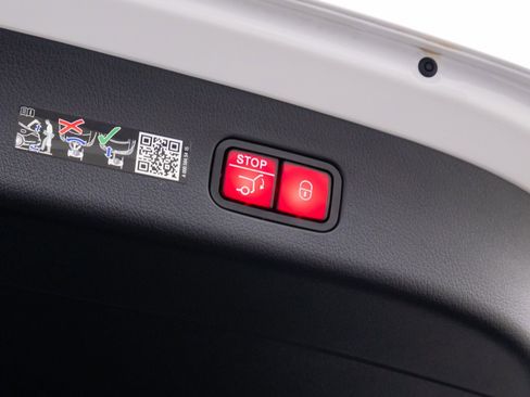 New 2026 Mercedes-Benz GLC 300 GLC 300 image 36