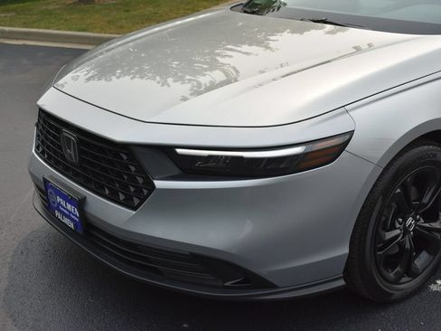 Used 2025 Honda Accord SE image 11
