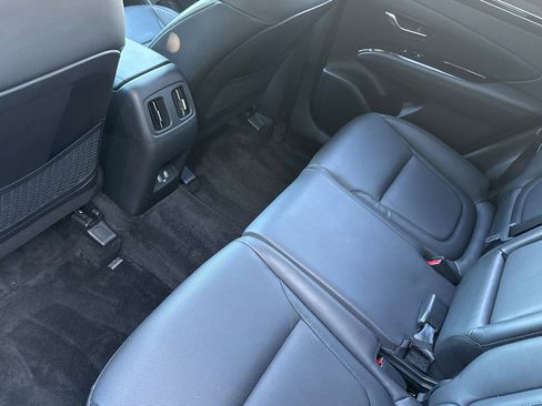 Certified 2023 Hyundai Tucson Limited w/ Cargo Package image 15