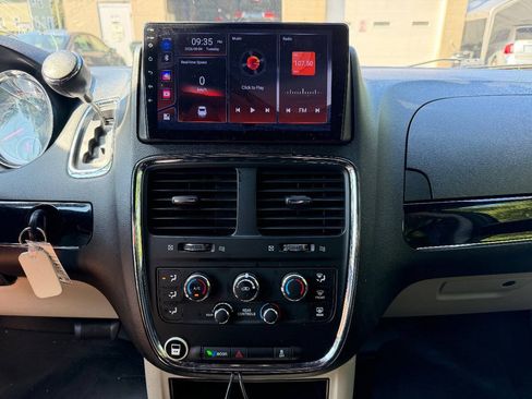 Used 2015 Dodge Grand Caravan SXT FWD image 13