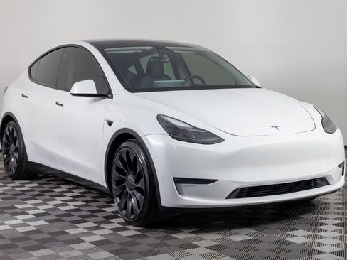 Used 2023 Tesla Model Y Long Range image 10