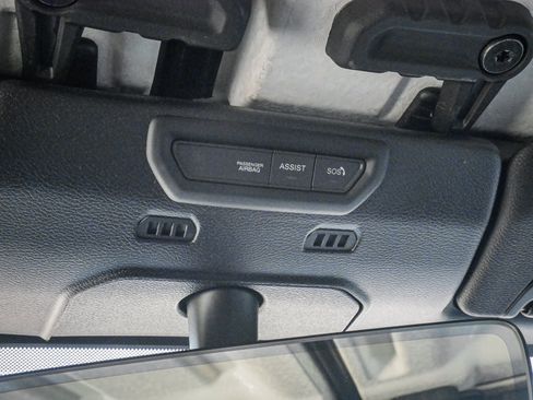 Used 2023 Jeep Gladiator Overland AWD/4WD image 28