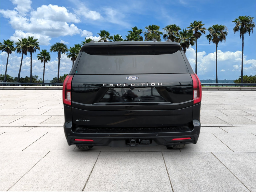 Certified 2025 Ford Expedition Active AWD/4WD image 6