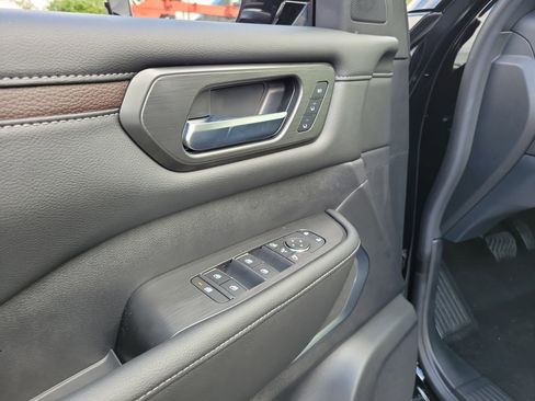 New 2025 Nissan Armada Platinum w/ Convenience Package image 18