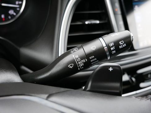 Used 2024 Buick Enclave Avenir w/ Avenir Technology Package image 26